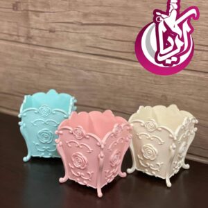 گلدان لوازم آرایش و تحریر پلی نیک طرح رز در رنگبندی متنوع